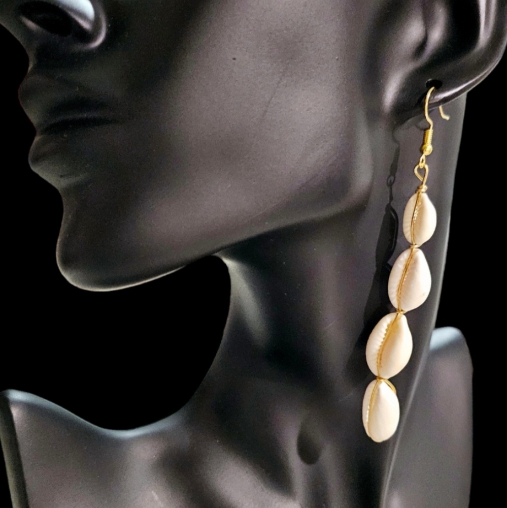 BOHEMIAN NATURAL SHELL 4 PENDANT DROP EARRINGS